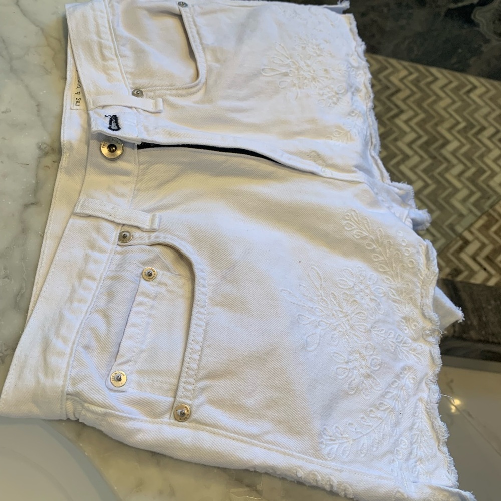 Rag & Bone/Jean Size 27 White Denim shorts